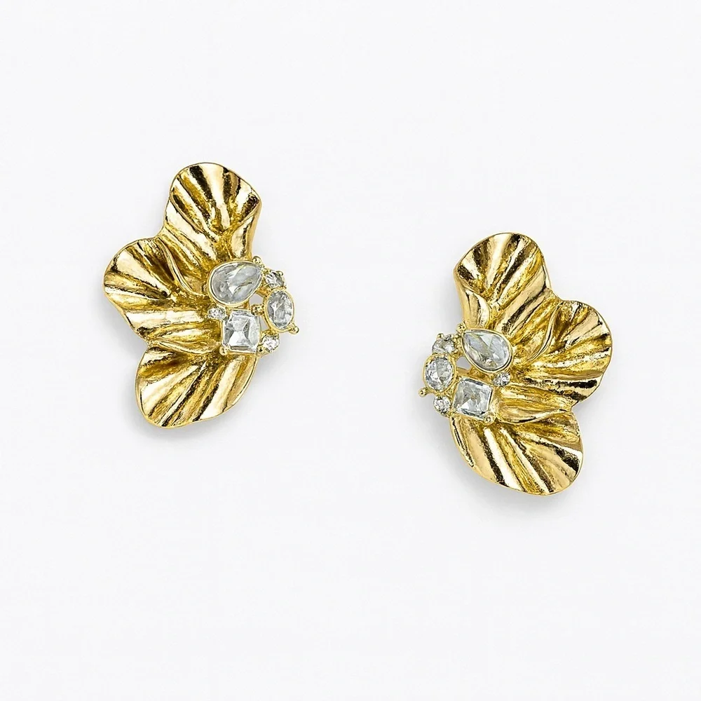 ⚜️Elegant Gold Floral Design Earrings With Cubic Zirconia